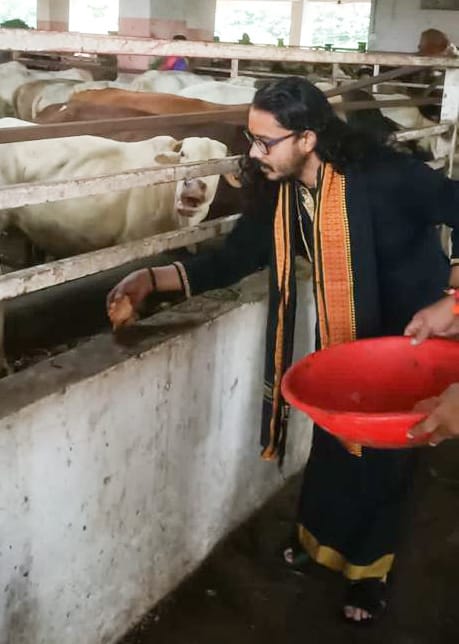 Acharya Srikant Maharaj at Gaushala